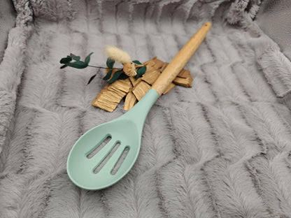 Kochlöffel personalisiert Silikon mit Löcher ca. 31 cm lang mit Wunschgravur Geschenk Küchenhelfer mintgrün oder schwarz