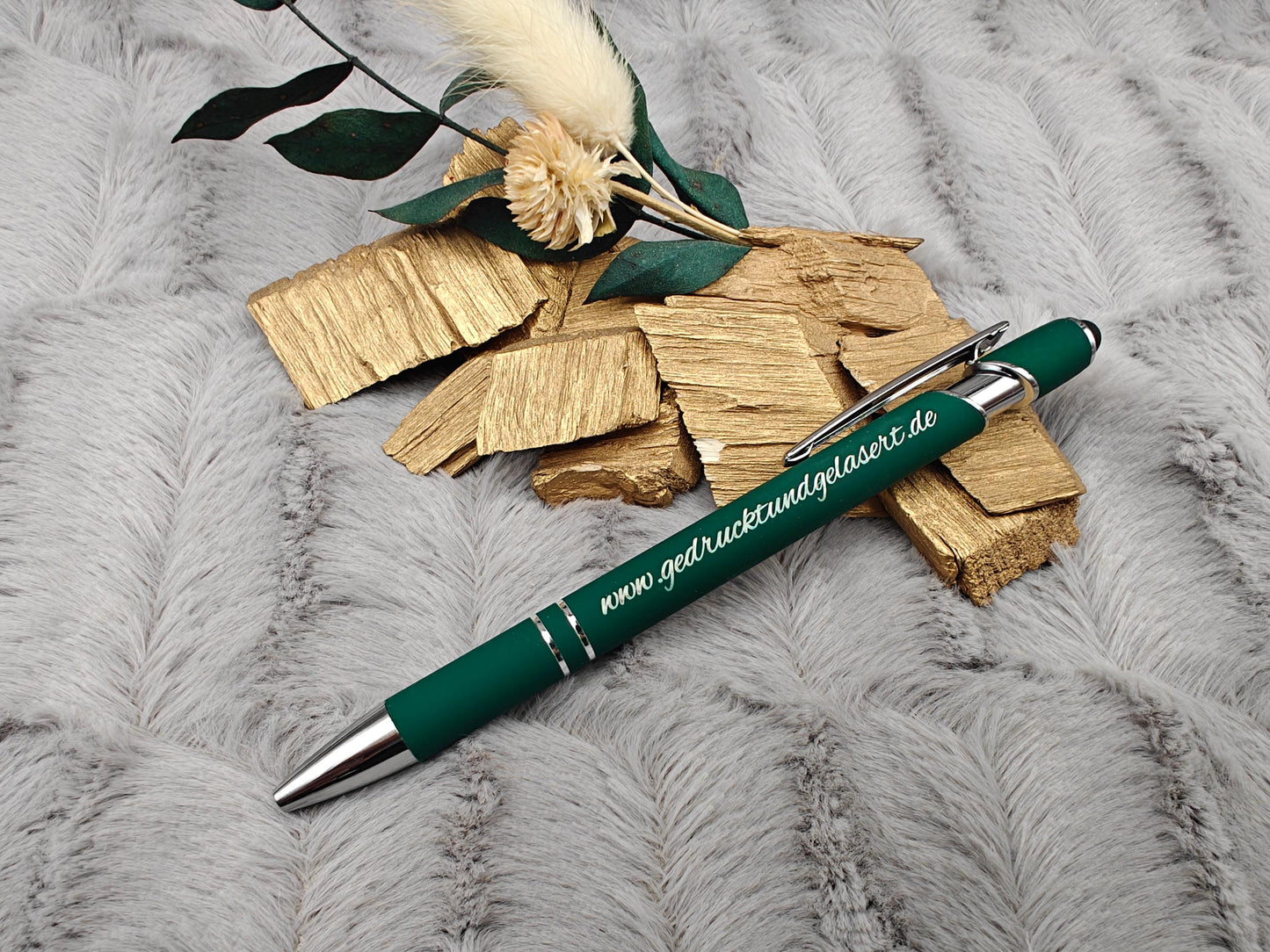 Kugelschreiber personalisiert mit Touchpen grün dunkelgrün oder schwarz aus Aluminium mit Gravur Kuli Stift Holz Gastgeschenk Geschenk