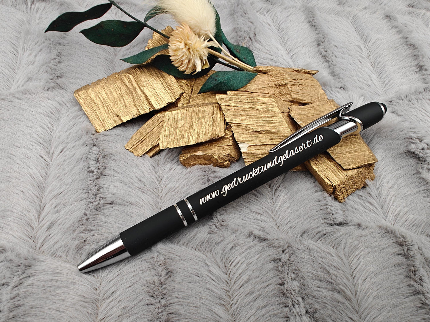 Kugelschreiber personalisiert mit Touchpen grün dunkelgrün oder schwarz aus Aluminium mit Gravur Kuli Stift Holz Gastgeschenk Geschenk