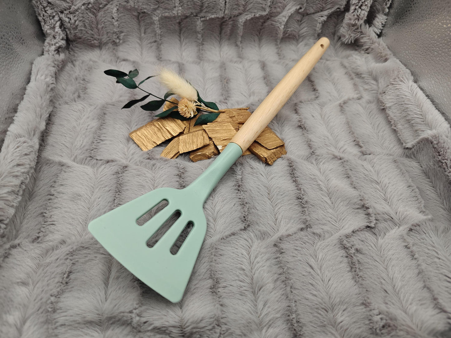 Pfannenwender personalisiert Silikon ca. 32 cm lang mit Wunschgravur Geschenk Küchenhelfer mintgrün oder schwarz