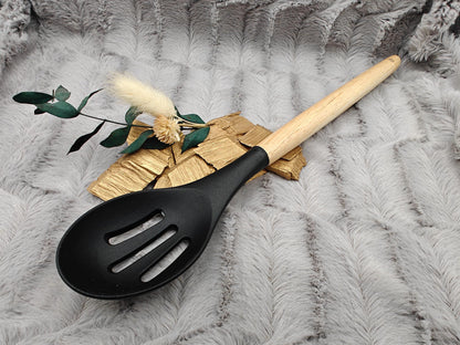 Kochlöffel personalisiert Silikon mit Löcher ca. 31 cm lang mit Wunschgravur Geschenk Küchenhelfer mintgrün oder schwarz