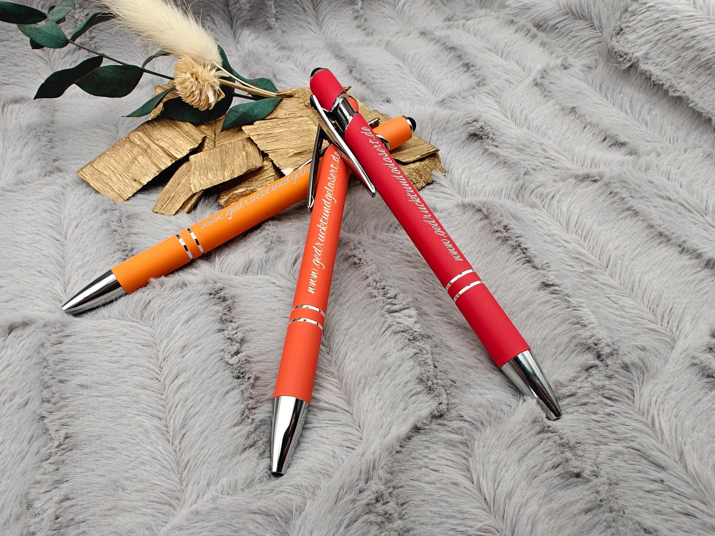 Kugelschreiber personalisiert mit Touchpen rot orange oder orangerot aus Aluminium mit Gravur Kuli Stift Holz Gastgeschenk Geschenk