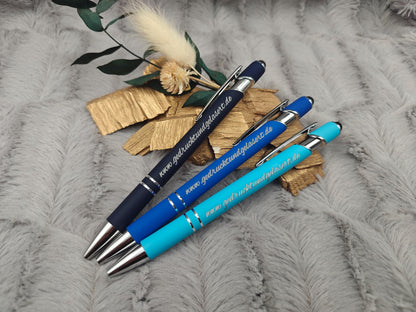 Kugelschreiber personalisiert mit Touchpen blau himmelblau oder dunkelblau aus Aluminium mit Gravur Kuli Stift Holz Gastgeschenk Geschenk