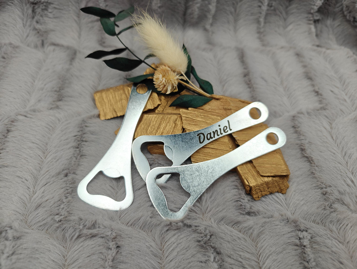 Flaschenöffner Schlüsselanhänger mit Wunschgravur individueller Gravur Geschenk Geschenkidee personalisiert
