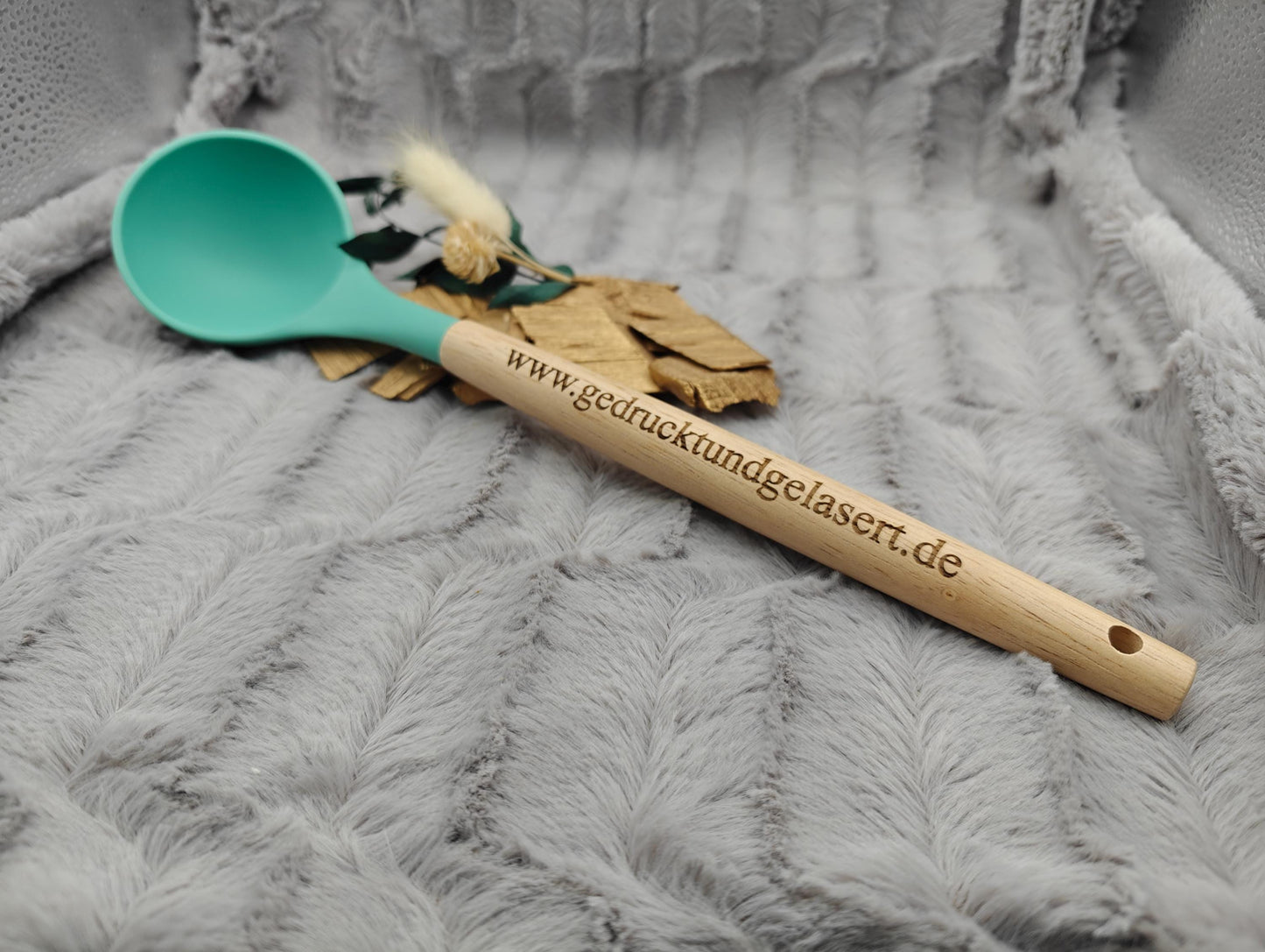 Suppenkelle personalisiert Soßenkelle Schöpflöffel Silikon personalisiert Holz mintgrün kochen ca. 30,5 cm lang mit Gravur