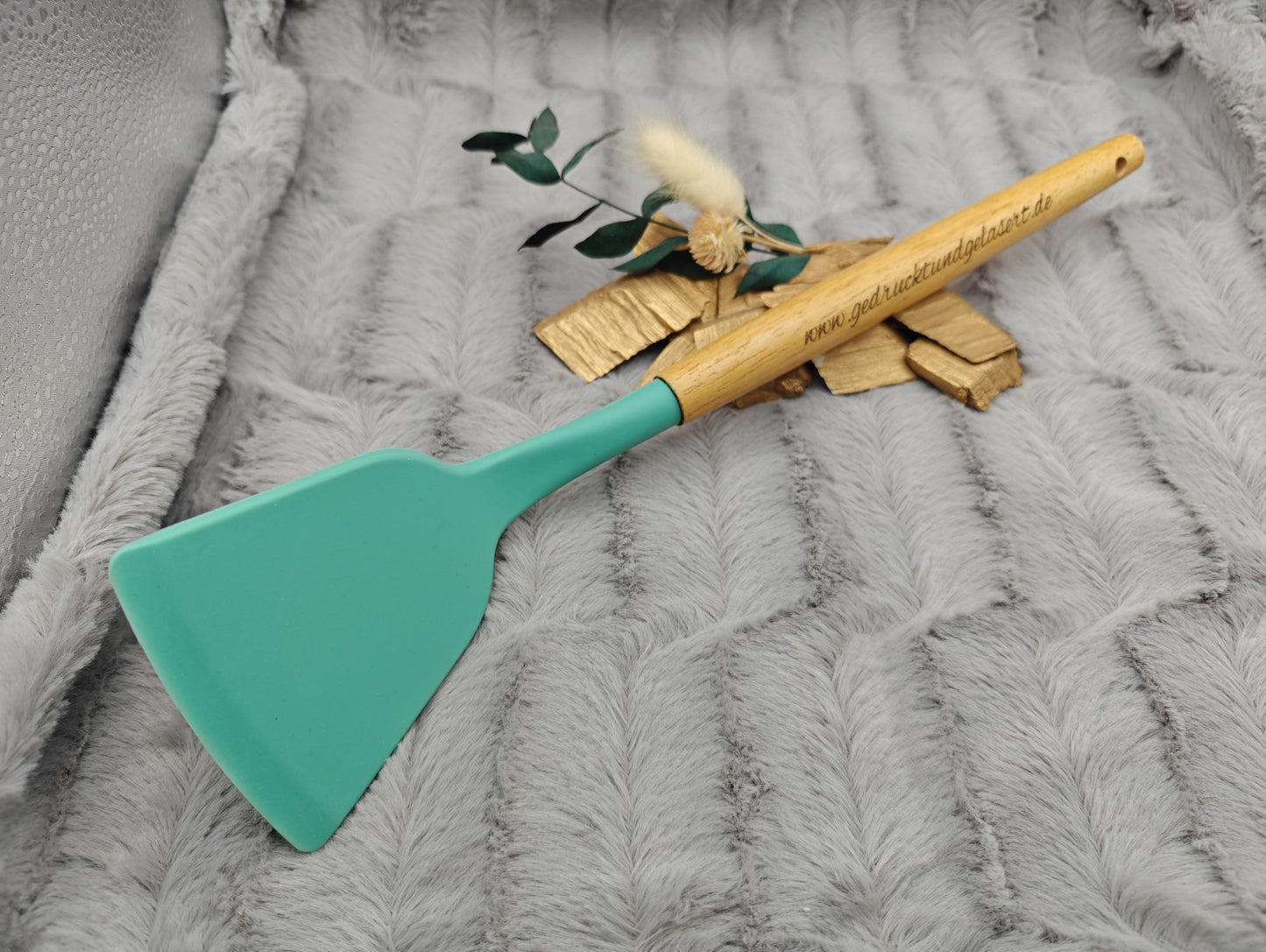 Pfannenwender personalisiert Kochlöffel Silikon ca. 31 cm lang mit Wunschgravur Geschenk Küchenhelfer mintgrün