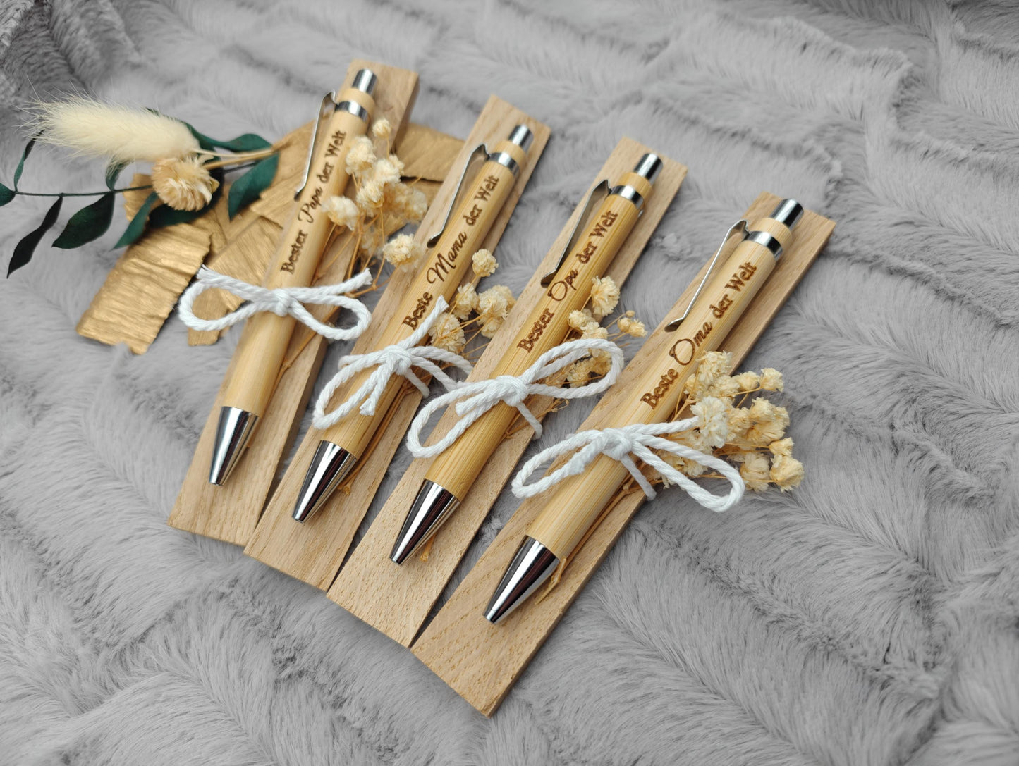 Bambus Kugelschreiber Geschenkset mit Gravur | Personalisiertes Geschenk Mama Papa Oma Opa | auf Eichenholz mit Trockenblumen Deko