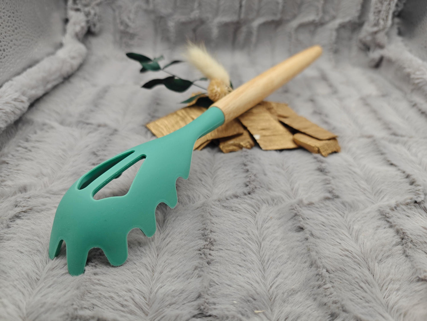 Nudelkelle personalisiert Spaghettikelle Silikon personalisiert Holz mintgrün kochen ca. 30,5 cm lang mit Gravur