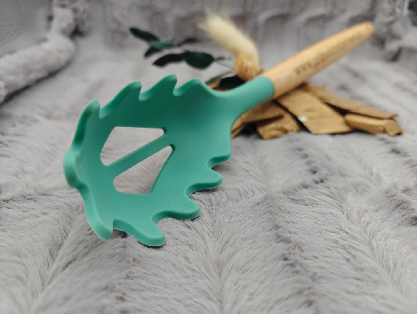 Nudelkelle personalisiert Spaghettikelle Silikon personalisiert Holz mintgrün kochen ca. 30,5 cm lang mit Gravur