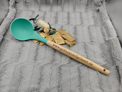 Suppenkelle personalisiert Soßenkelle Schöpflöffel Silikon personalisiert Holz mintgrün kochen ca. 30,5 cm lang mit Gravur