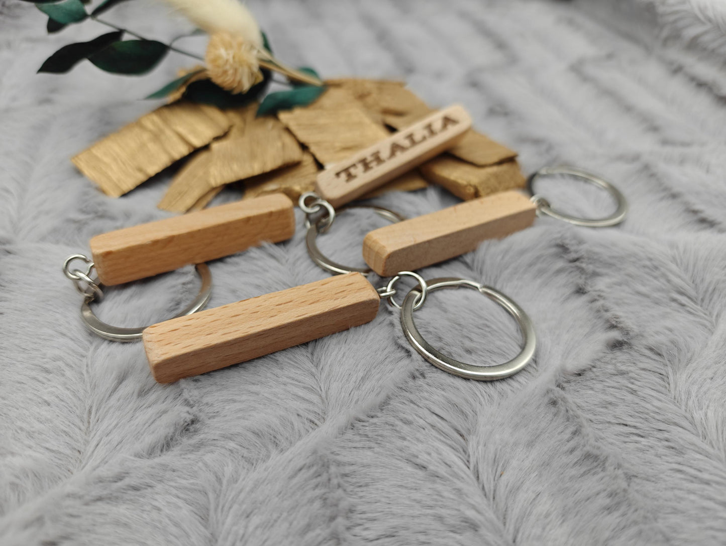 Personalisierter Schlüsselanhänger Holz mit Gravur | 4-seitig gestaltbar | Individueller Name & Datum | Holzanhänger Natur | Geschenkidee