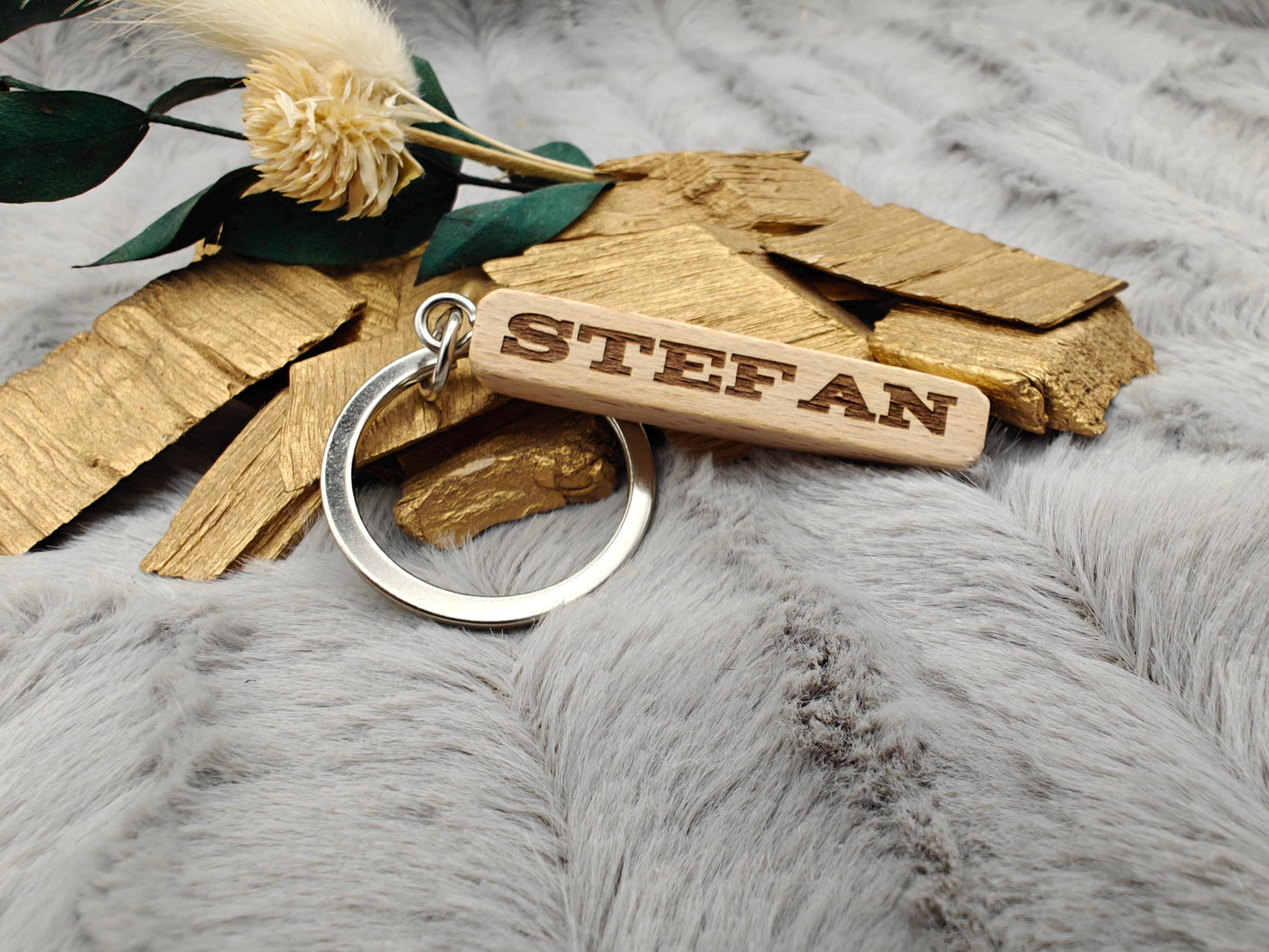 Personalisierter Schlüsselanhänger Holz mit Gravur | 4-seitig gestaltbar | Individueller Name & Datum | Holzanhänger Natur | Geschenkidee