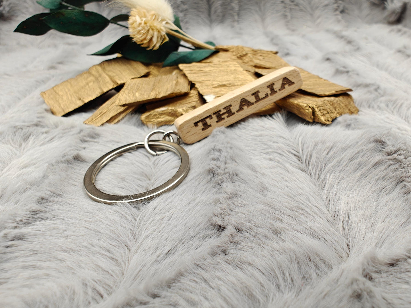Personalisierter Schlüsselanhänger Holz mit Gravur | 4-seitig gestaltbar | Individueller Name & Datum | Holzanhänger Natur | Geschenkidee