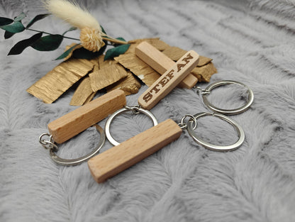 Personalisierter Schlüsselanhänger Holz mit Gravur | 4-seitig gestaltbar | Individueller Name & Datum | Holzanhänger Natur | Geschenkidee