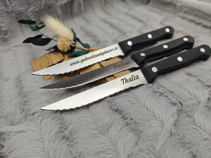 Personalisiertes Steakmesser mit Gravur | Scharfes Fleischmesser Edelstahl | Grillmesser mit Name auf der Klinge | Geschenk für BBQ-Fans