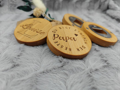 Flaschenöffner personalisiert rund aus Bambus mit individueller Gravur 58 mm Geschenk Geschenkidee