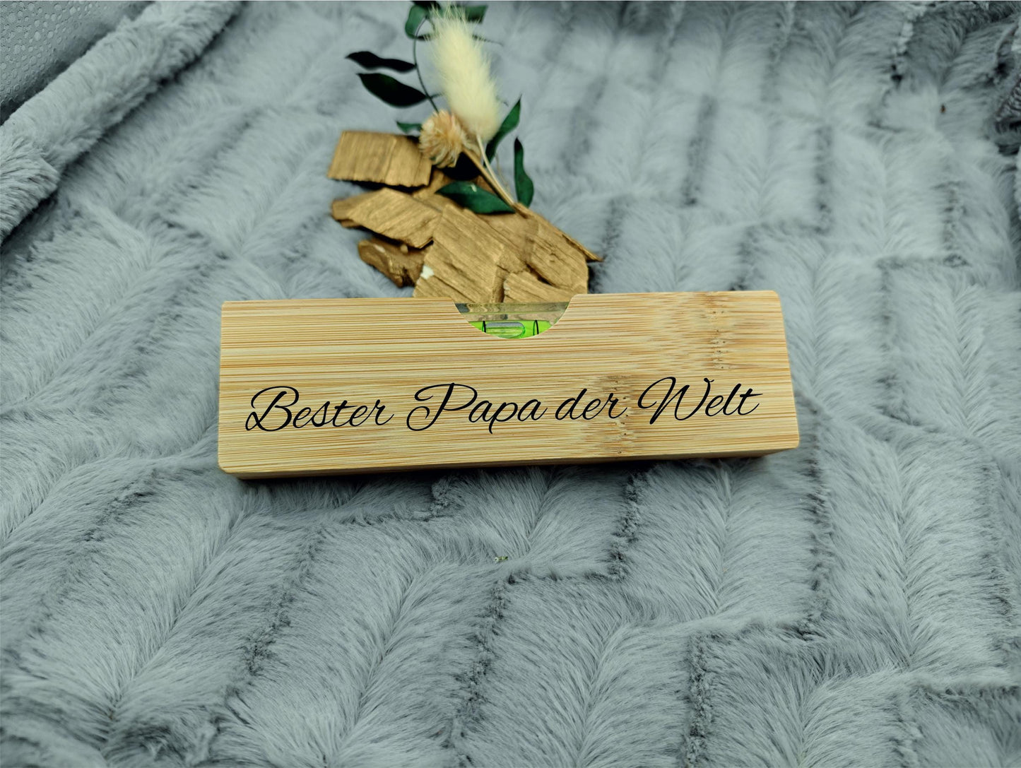 Wasserwaage Flaschenöffner personalisiert aus Holz 15 x 4,7 x 2 cm Bambus mit Wunschgravur individuelles Geschenk Heimwerker Handwerker