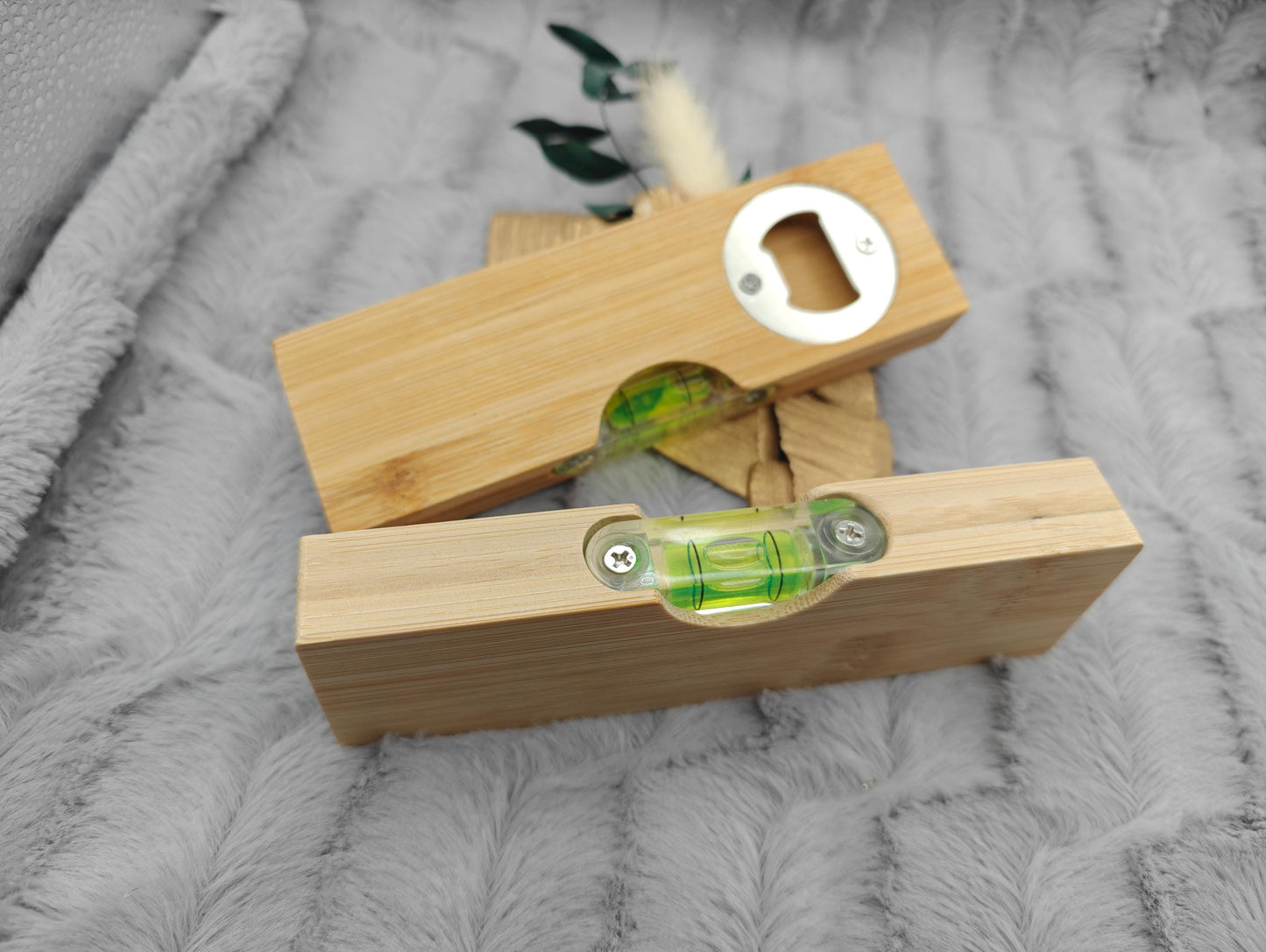 Wasserwaage Flaschenöffner personalisiert aus Holz 15 x 4,7 x 2 cm Bambus mit Wunschgravur individuelles Geschenk Heimwerker Handwerker