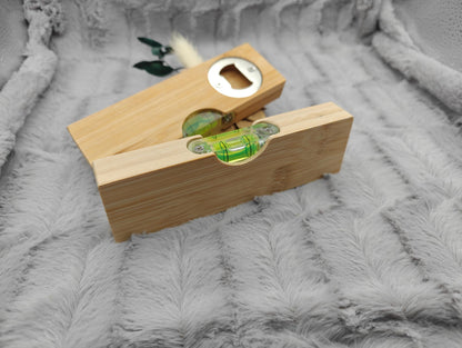 Wasserwaage Flaschenöffner personalisiert aus Holz 15 x 4,7 x 2 cm Bambus mit Wunschgravur individuelles Geschenk Heimwerker Handwerker