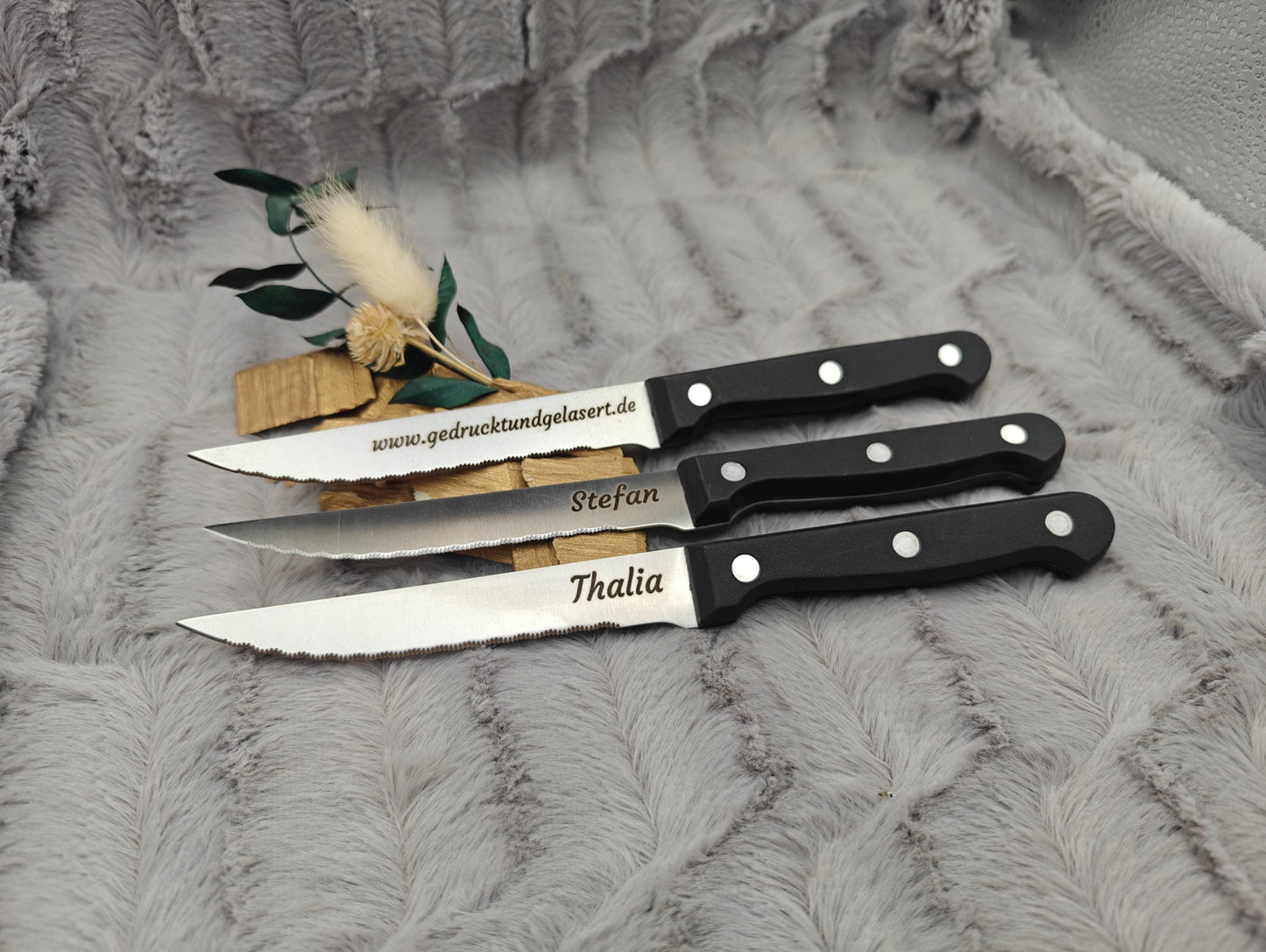 Personalisiertes Steakmesser mit Gravur | Scharfes Fleischmesser Edelstahl | Grillmesser mit Name auf der Klinge | Geschenk für BBQ-Fans