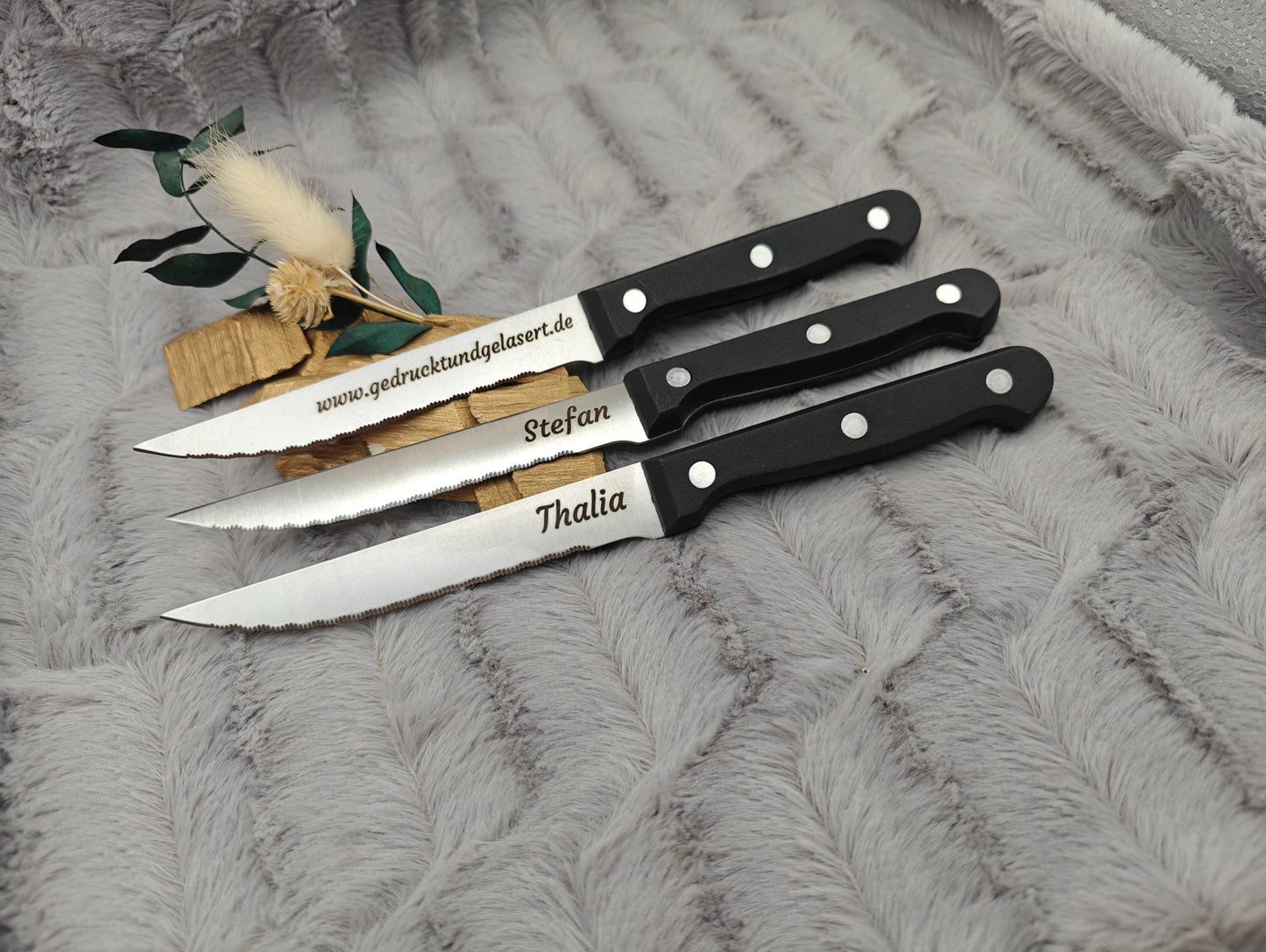 Personalisiertes Steakmesser mit Gravur | Scharfes Fleischmesser Edelstahl | Grillmesser mit Name auf der Klinge | Geschenk für BBQ-Fans
