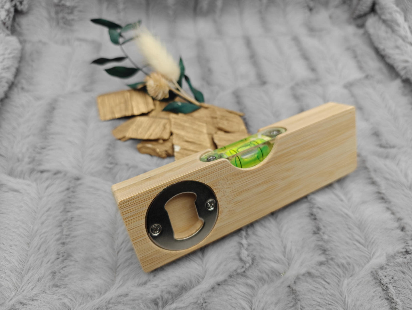 Wasserwaage Flaschenöffner personalisiert aus Holz 15 x 4,7 x 2 cm Bambus mit Wunschgravur individuelles Geschenk Heimwerker Handwerker