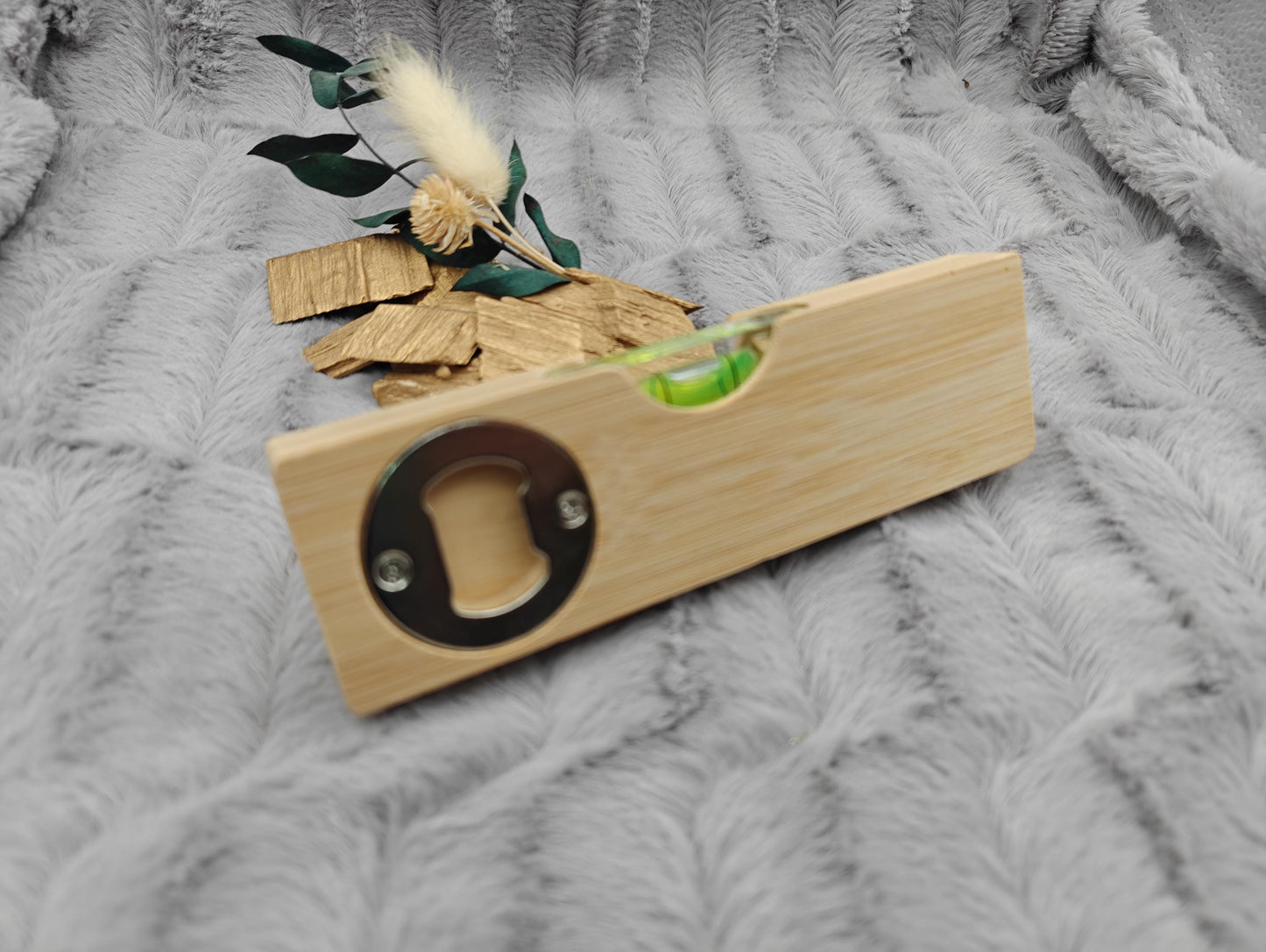 Wasserwaage Flaschenöffner personalisiert aus Holz 15 x 4,7 x 2 cm Bambus mit Wunschgravur individuelles Geschenk Heimwerker Handwerker