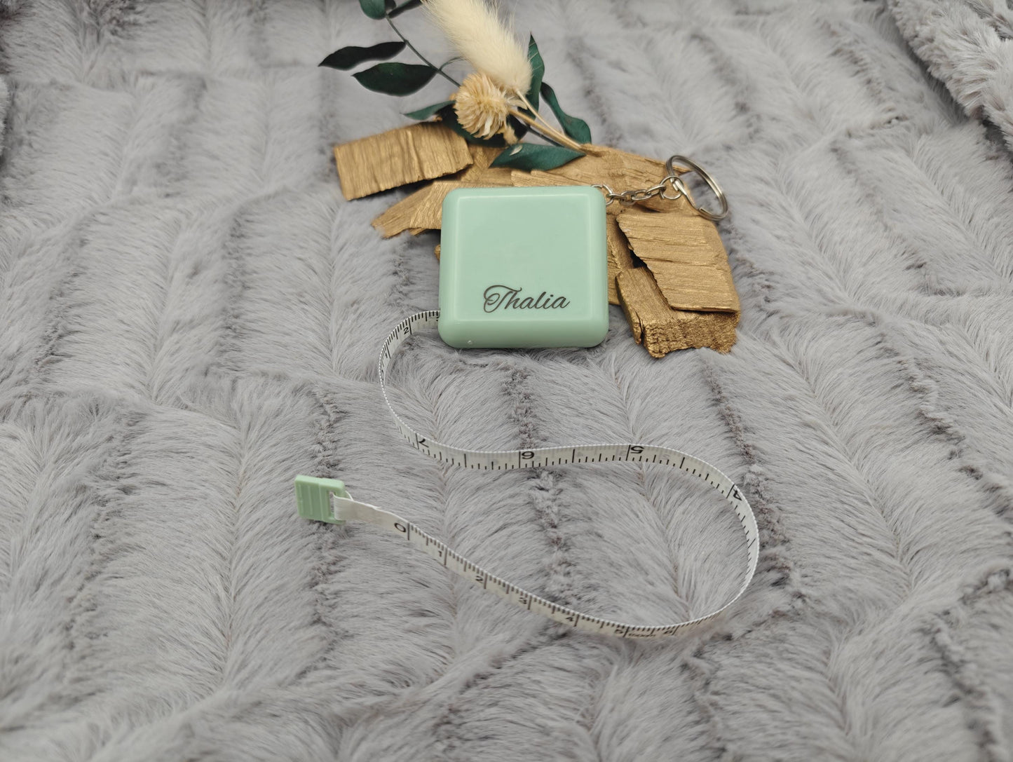 Personalisierter Schlüsselanhänger Maßband mit Gravur | Maßband 150cm | Individuelles Geschenk mit Name | Praktisches Rollmaßband