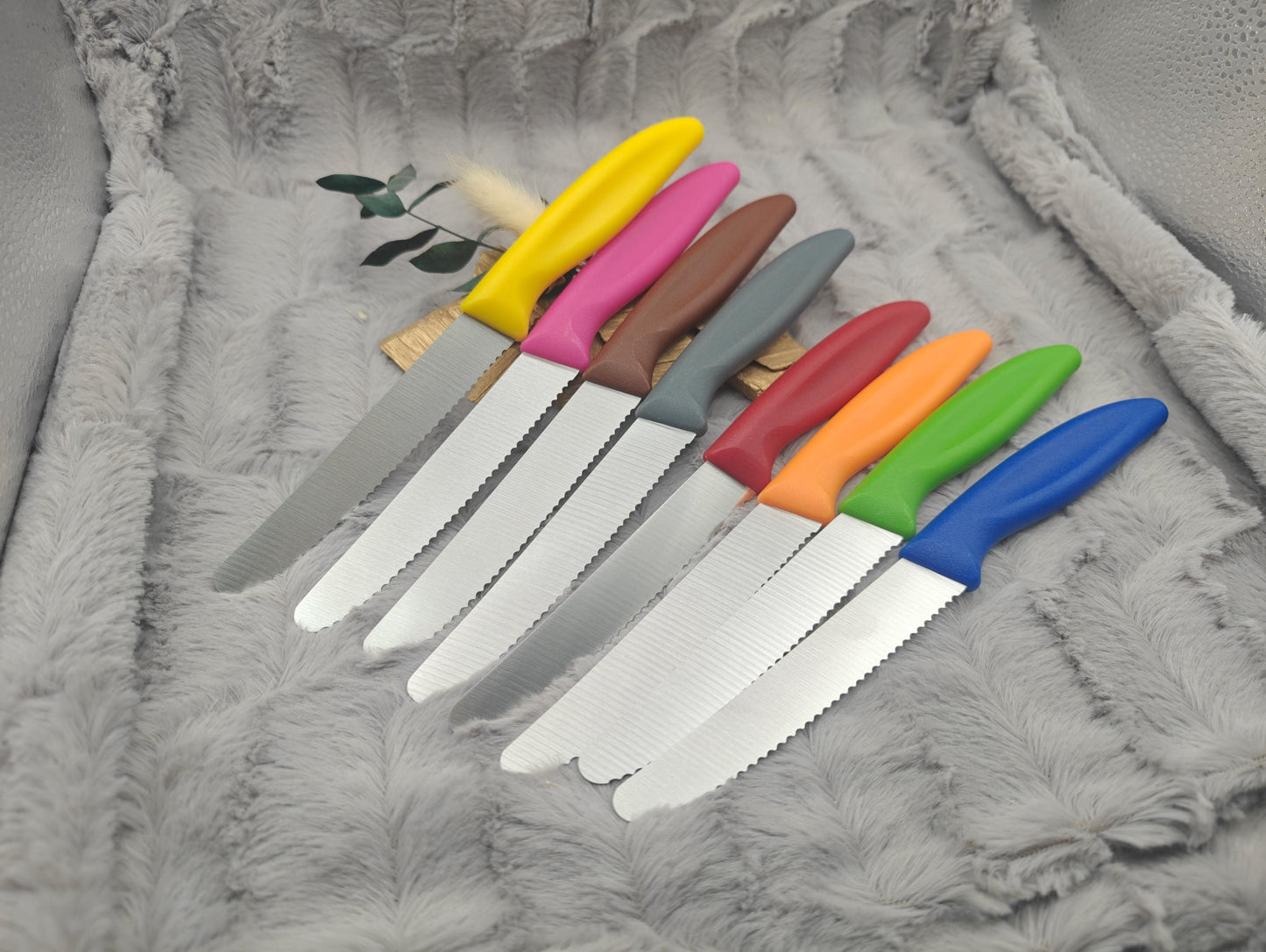 Personalisiertes Messer mit Gravur auf Klinge | Scharfes Brötchenmesser & Tomatenmesser Wellenschliff | Küchenmesser Edelstahl | Geschenk