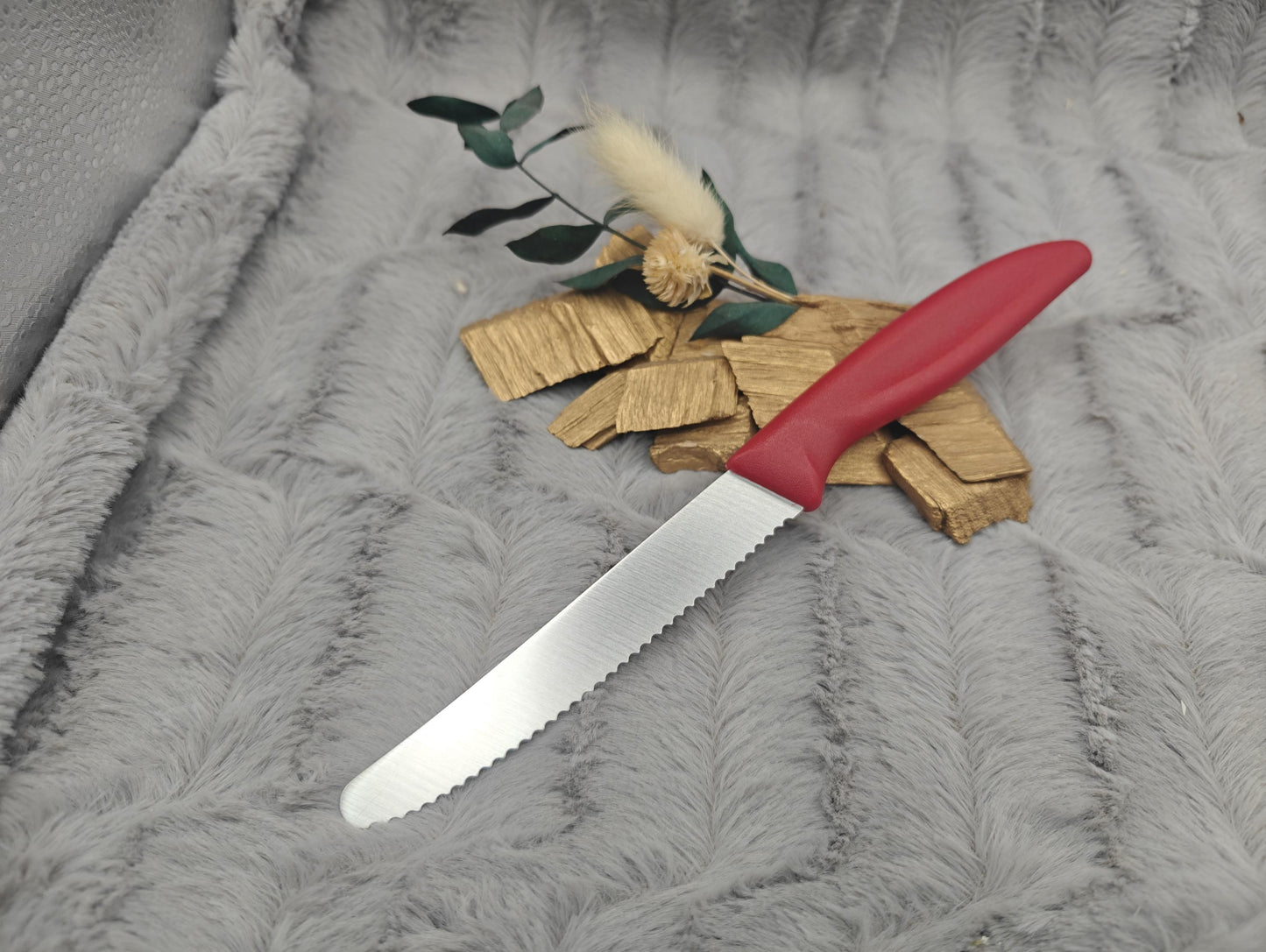 Personalisiertes Messer mit Gravur auf Klinge | Scharfes Brötchenmesser & Tomatenmesser Wellenschliff | Küchenmesser Edelstahl | Geschenk