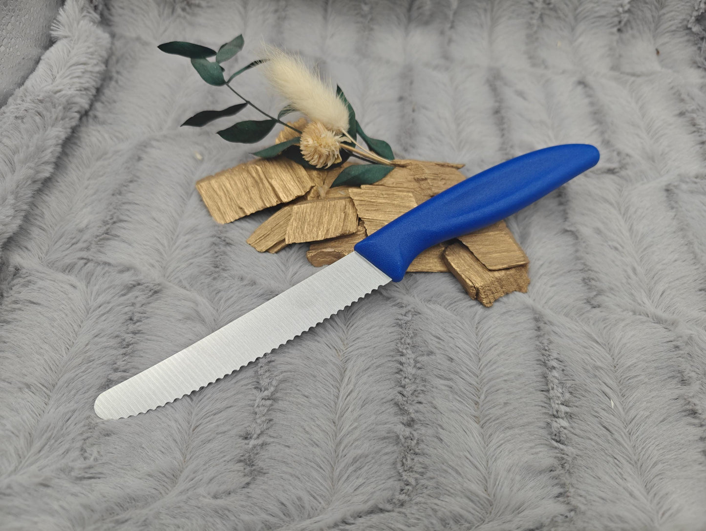 Personalisiertes Messer mit Gravur auf Klinge | Scharfes Brötchenmesser & Tomatenmesser Wellenschliff | Küchenmesser Edelstahl | Geschenk