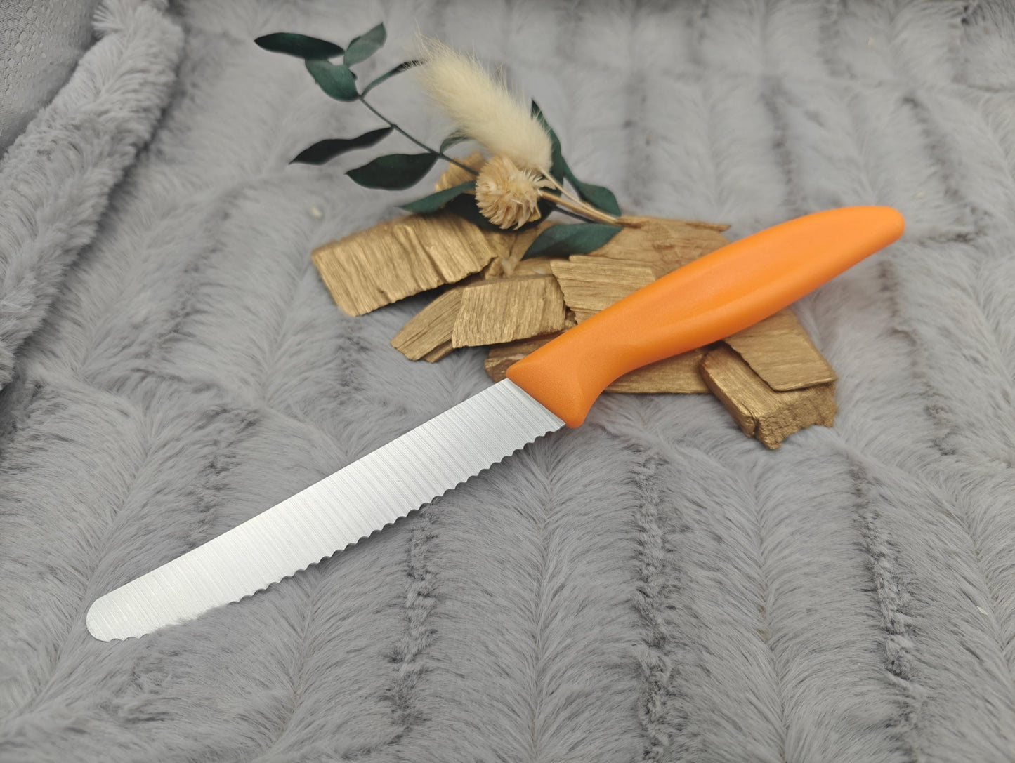 Personalisiertes Messer mit Gravur auf Klinge | Scharfes Brötchenmesser & Tomatenmesser Wellenschliff | Küchenmesser Edelstahl | Geschenk