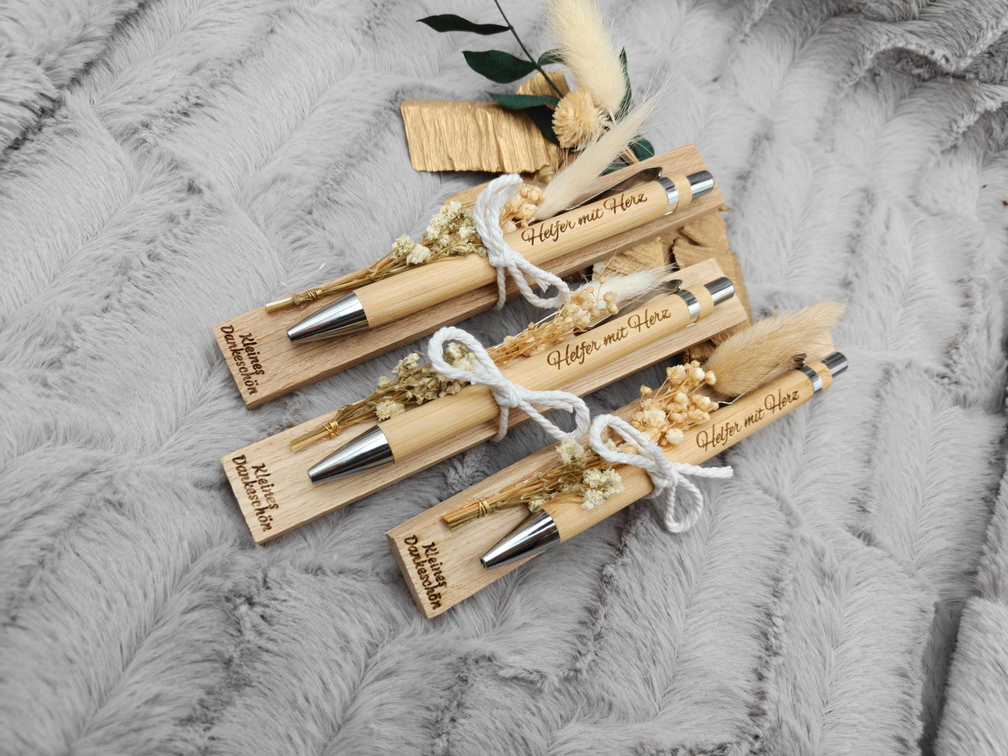 Kugelschreiber personalisiert Geschenk mit Trockenblumen Deko Bambus individueller Gravur schwarz Kuli Stift Holz Gastgeschenk Geschenk Gift