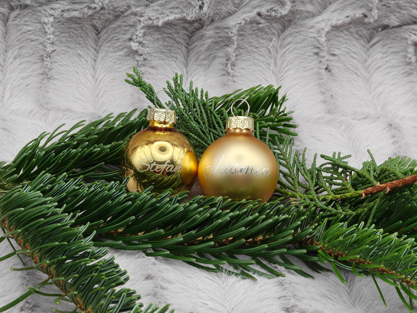 Kleine personalisierte Christbaumkugel aus Glas | 35mm Weihnachtskugel mit Name | Mini Baumschmuck Echtglas Matt & Glänzend Weihnachten