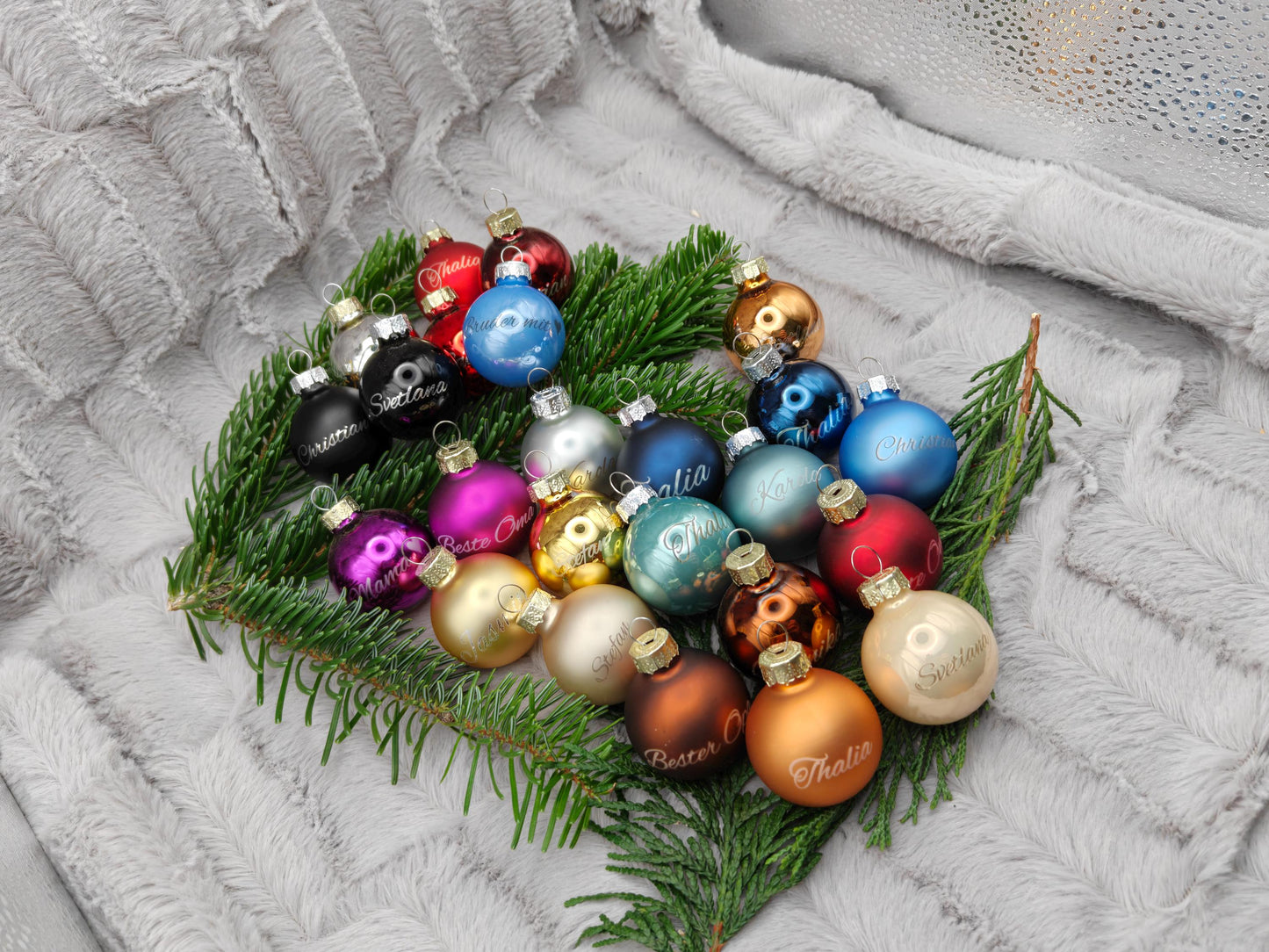 Kleine personalisierte Christbaumkugel aus Glas | 35mm Weihnachtskugel mit Name | Mini Baumschmuck Echtglas Matt & Glänzend Weihnachten