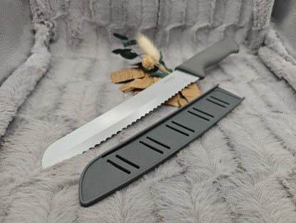 Personalisiertes Brotmesser Grau mit Gravur | Scharfes Wellenschliffmesser Edelstahl 20 cm | Individuelles Messer mit Name & Klingenschutz