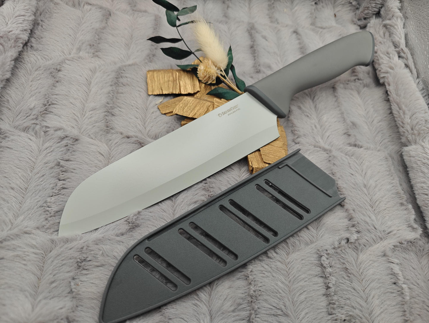 Personalisiertes Santokumesser mit Gravur | Scharfes Kochmesser Edelstahl | Individuelles Küchenmesser mit Name & Schutzhülle | 17,5 cm