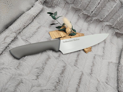 Personalisiertes Kochmesser Chefmesser mit Gravur | Scharfes Küchenmesser Edelstahl 20 cm | mit Name & Schutzhülle | Antihaft-Beschichtung