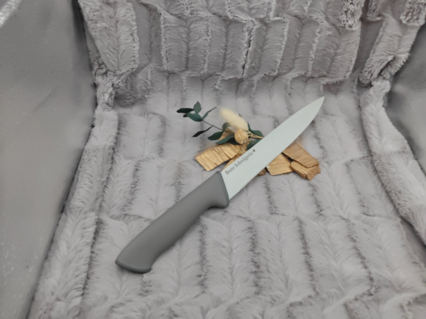 Personalisiertes Tranchiermesser mit Gravur | Scharfes Fleischmesser Edelstahl 20 cm | Bratenmesser mit Name & Klingenschutz