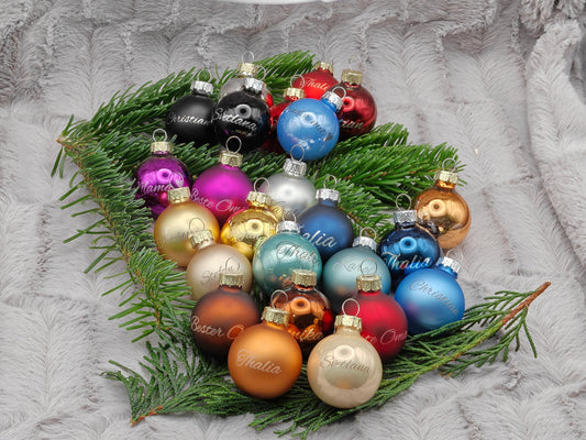 Kleine personalisierte Christbaumkugel aus Glas | 35mm Weihnachtskugel mit Name | Mini Baumschmuck Echtglas Matt & Glänzend Weihnachten