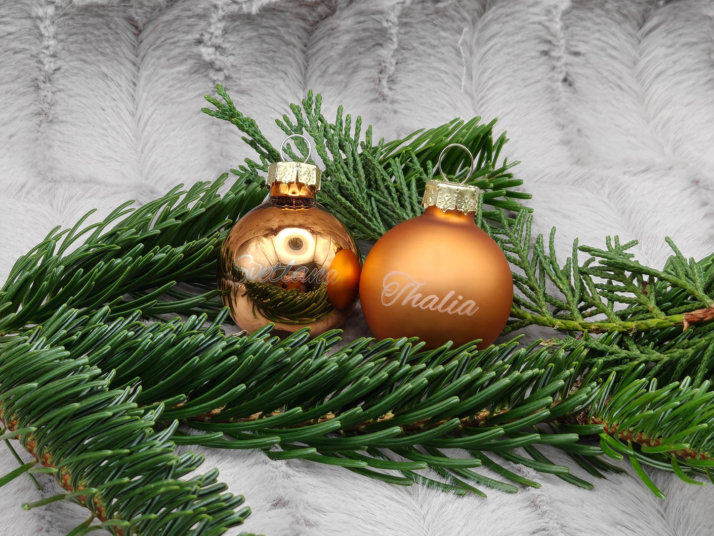 Kleine personalisierte Christbaumkugel aus Glas | 35mm Weihnachtskugel mit Name | Mini Baumschmuck Echtglas Matt & Glänzend Weihnachten