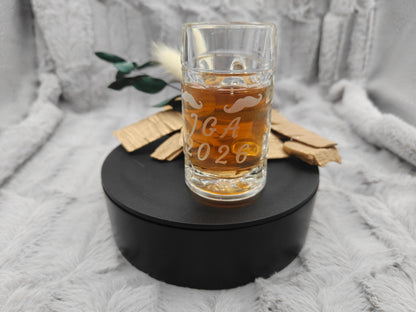 Schnapsglas Mini personalisiert Maßkrug Bierkrug Glas JGA Hochzeit Party Gag 40ml mit individueller Gravur