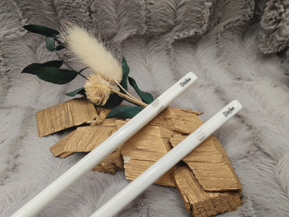 Personalisierte Essstäbchen aus Keramik mit Gravur | 1 Paar Chopsticks mit Name | Weiß & Gold | Individuelles Geschenk Sushi-Liebhaber