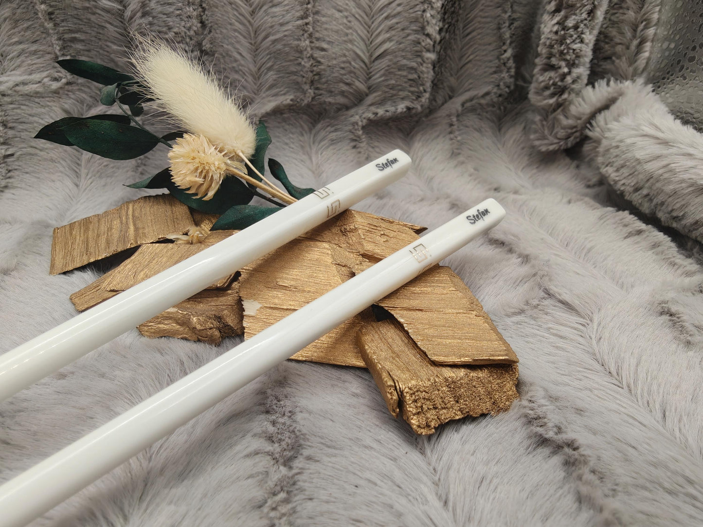 Personalisierte Essstäbchen aus Keramik mit Gravur | 1 Paar Chopsticks mit Name | Weiß & Gold | Individuelles Geschenk Sushi-Liebhaber