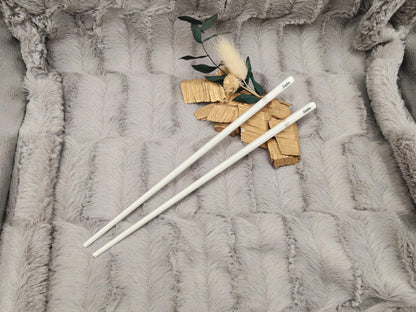Personalisierte Essstäbchen aus Keramik mit Gravur | 1 Paar Chopsticks mit Name | Weiß & Gold | Individuelles Geschenk Sushi-Liebhaber