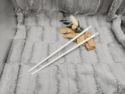 Personalisierte Essstäbchen aus Keramik mit Gravur | 1 Paar Chopsticks mit Name | Weiß & Gold | Individuelles Geschenk Sushi-Liebhaber