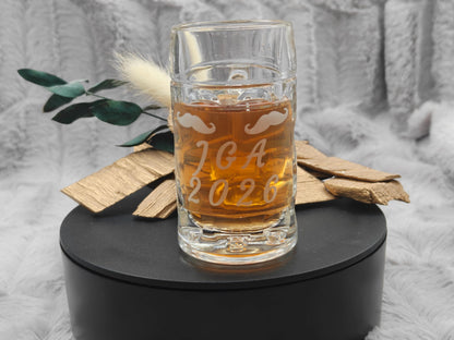 Schnapsglas Mini personalisiert Maßkrug Bierkrug Glas JGA Hochzeit Party Gag 40ml mit individueller Gravur