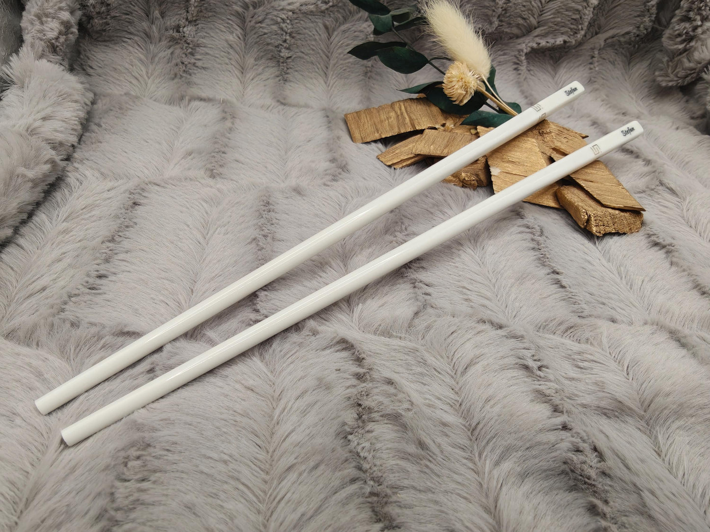 Personalisierte Essstäbchen aus Keramik mit Gravur | 1 Paar Chopsticks mit Name | Weiß & Gold | Individuelles Geschenk Sushi-Liebhaber