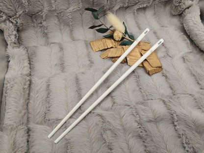 Personalisierte Essstäbchen aus Keramik mit Gravur | 1 Paar Chopsticks mit Name | Weiß & Gold | Individuelles Geschenk Sushi-Liebhaber