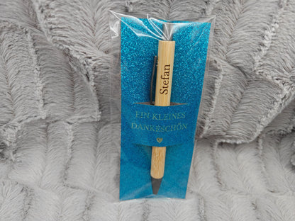 Kugelschreiber personalisiert Kleines Dankeschön 5 Glitzerfarben Glamour Geschenk Bambus individueller Gravur